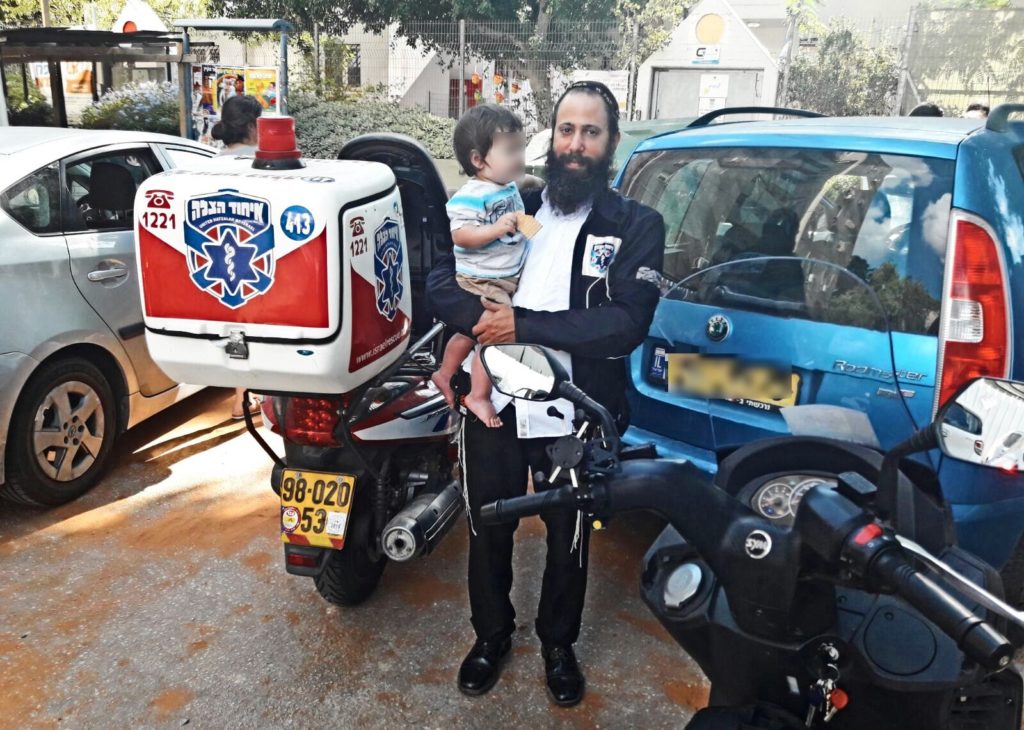413 and Noam on scene after the rescue censored 1024x730 1