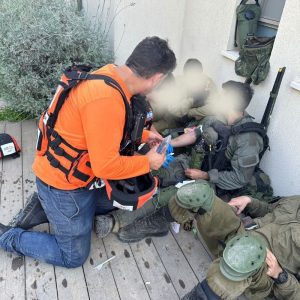 Helping our United Hatzalah Heroes