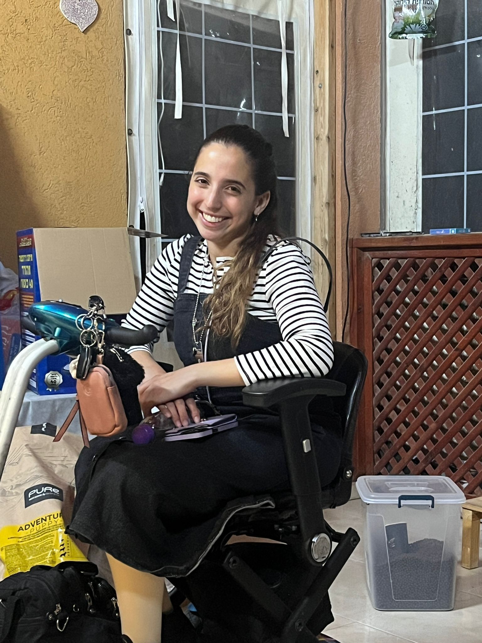 Special Wheelchair for UH Volunteer’s Daughter