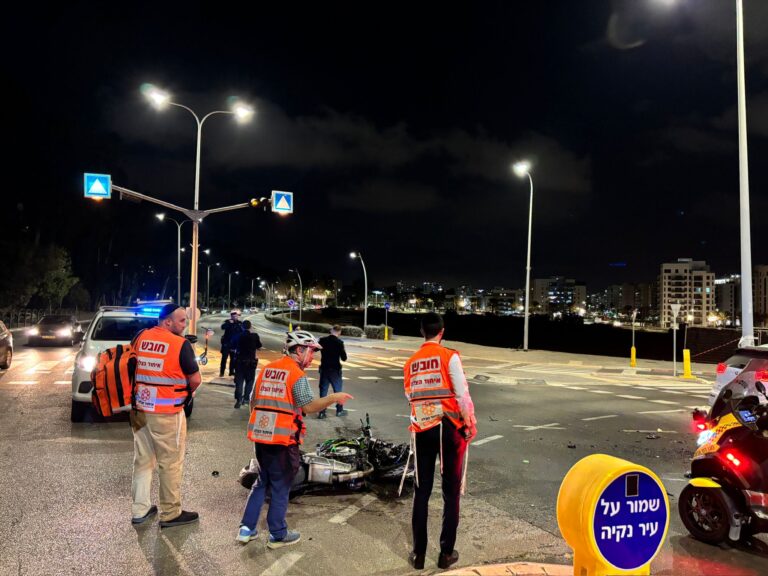 https://israelrescue.org/app/uploads/2025/10/Ari-Solomont-Patient-Care-1-768x576.jpg