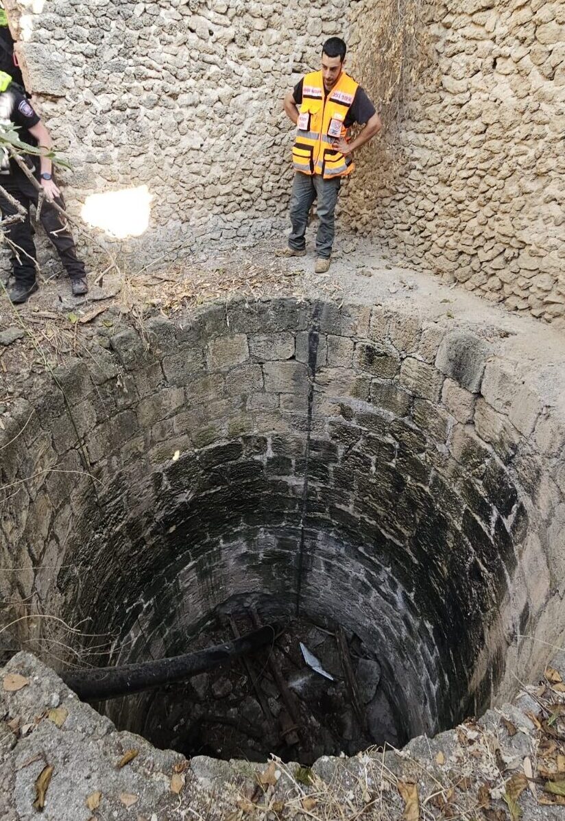 United Hatzalah volunteers locate missing person in a well and treated him for moderate injuries
