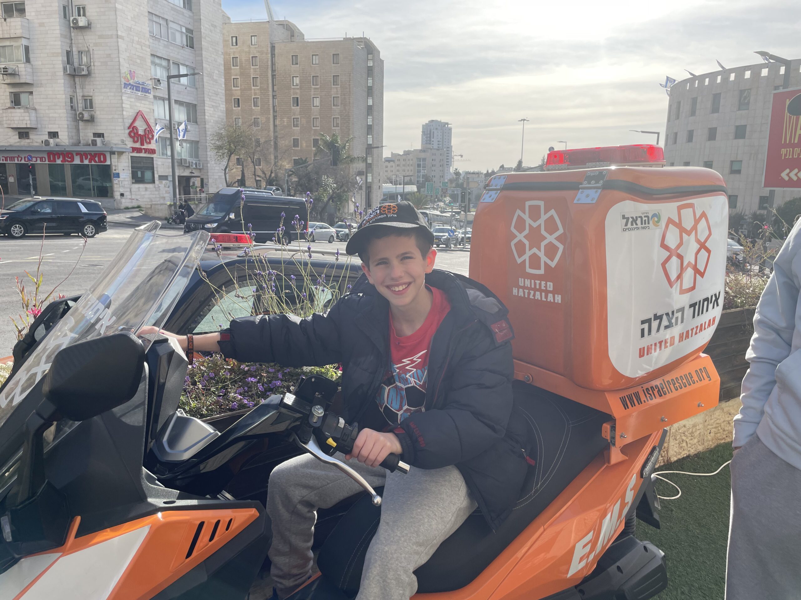 AKIVA PERLMAN’S BAR MITZVAH AMBU-CYCLE CAMPAIGN!